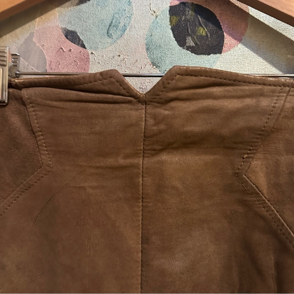 Vintage 1990s patchwork brown leather mini skirt with gold coin trim high waist - Picture 8 of 10